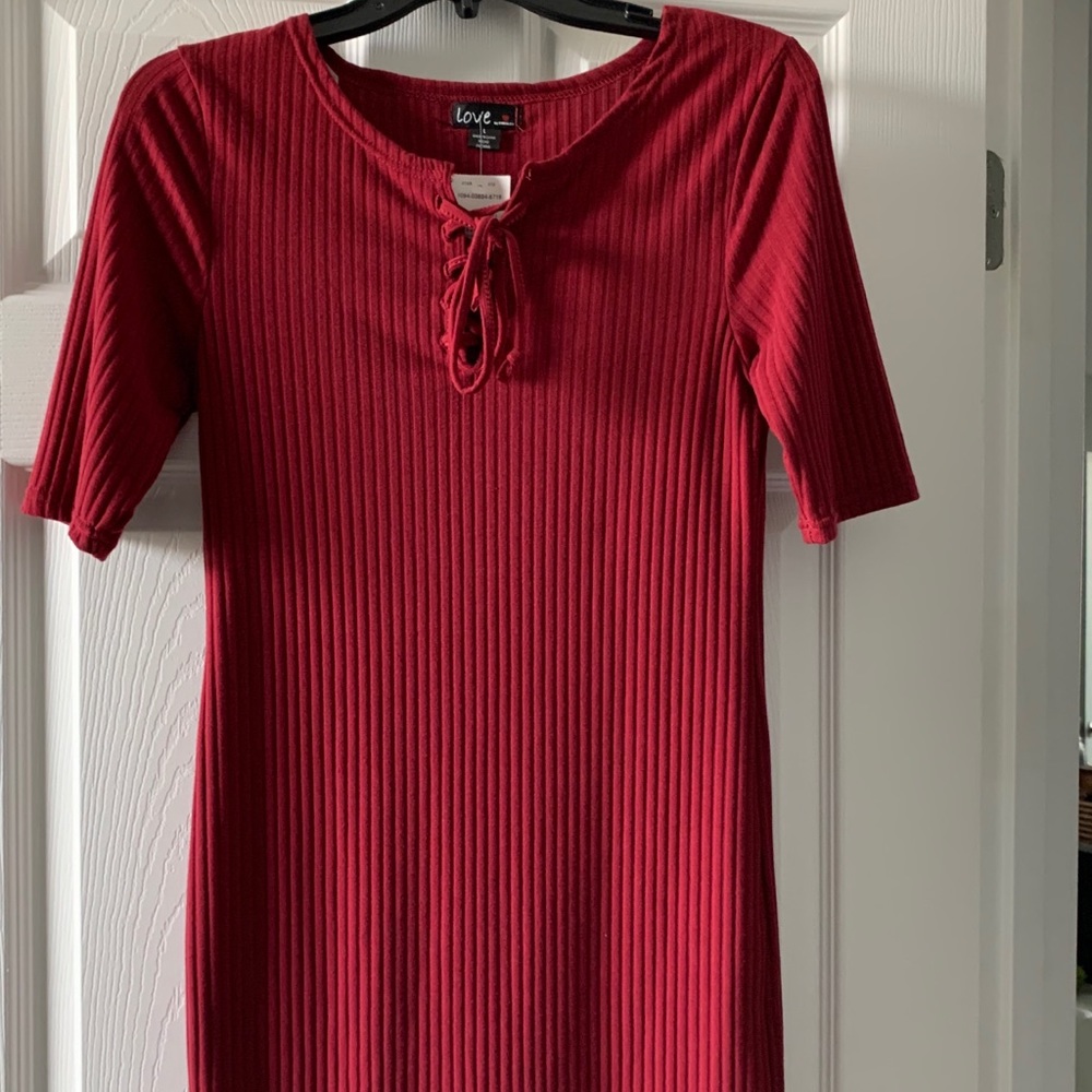 Ribbed simple red/maroon dress